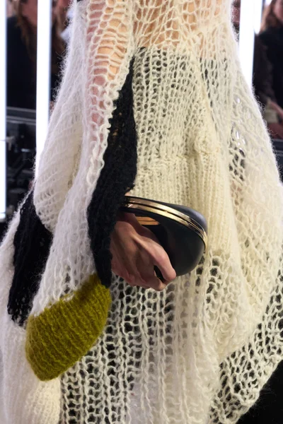 Look 10